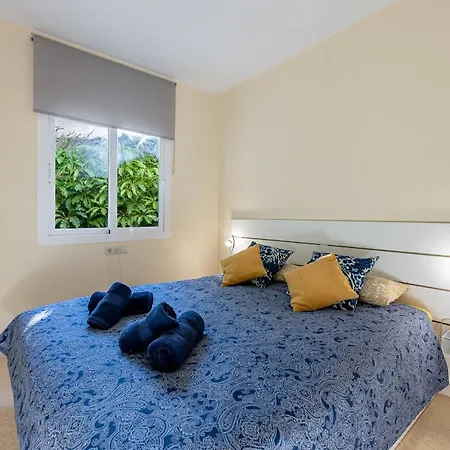 Hills Chic 3 Bed Elviria, Apartment Marbella