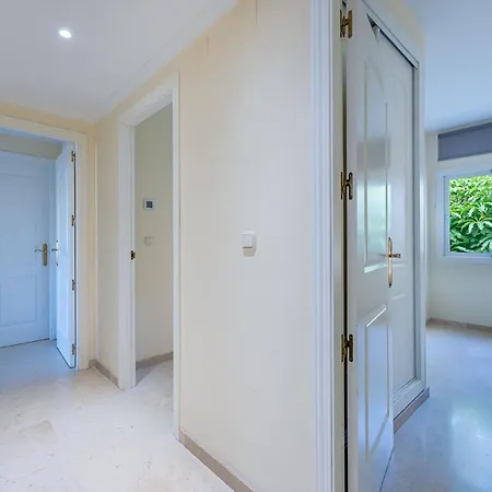 Apartment Hills Chic 3 Bed Elviria,
