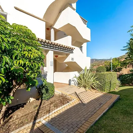 Hills Chic 3 Bed Elviria, Apartment