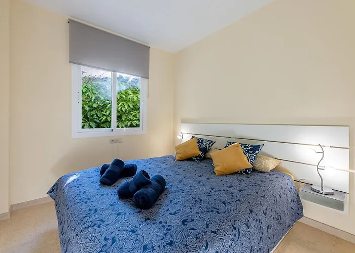 Hills Chic 3 Bed Elviria, Apartamento Marbella